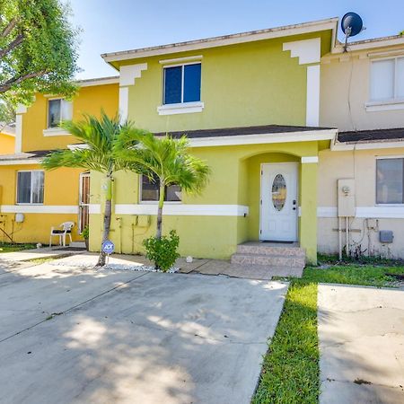 Opa-Locka Townhome, 15 Mi To Miami Beach! Екстериор снимка