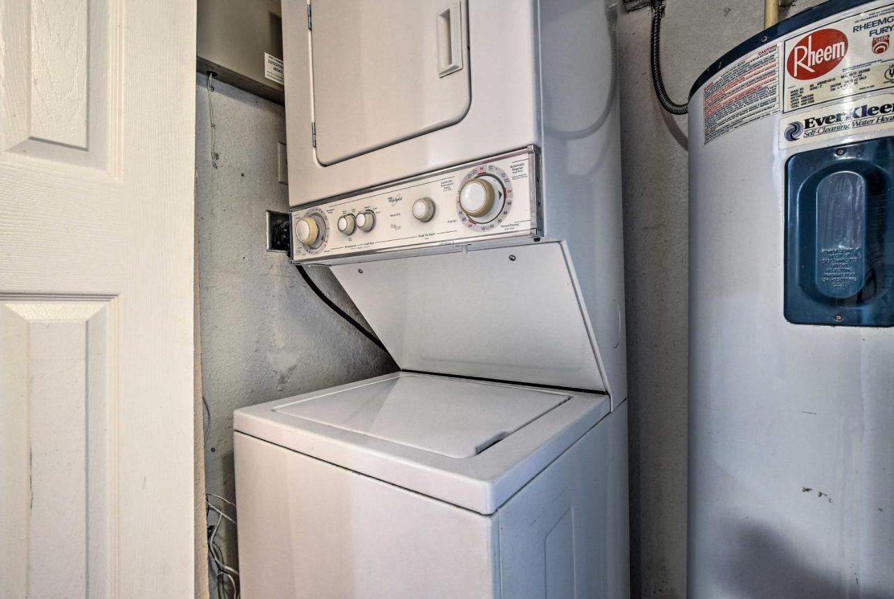 Opa-Locka Townhome, 15 Mi To Miami Beach! Екстериор снимка