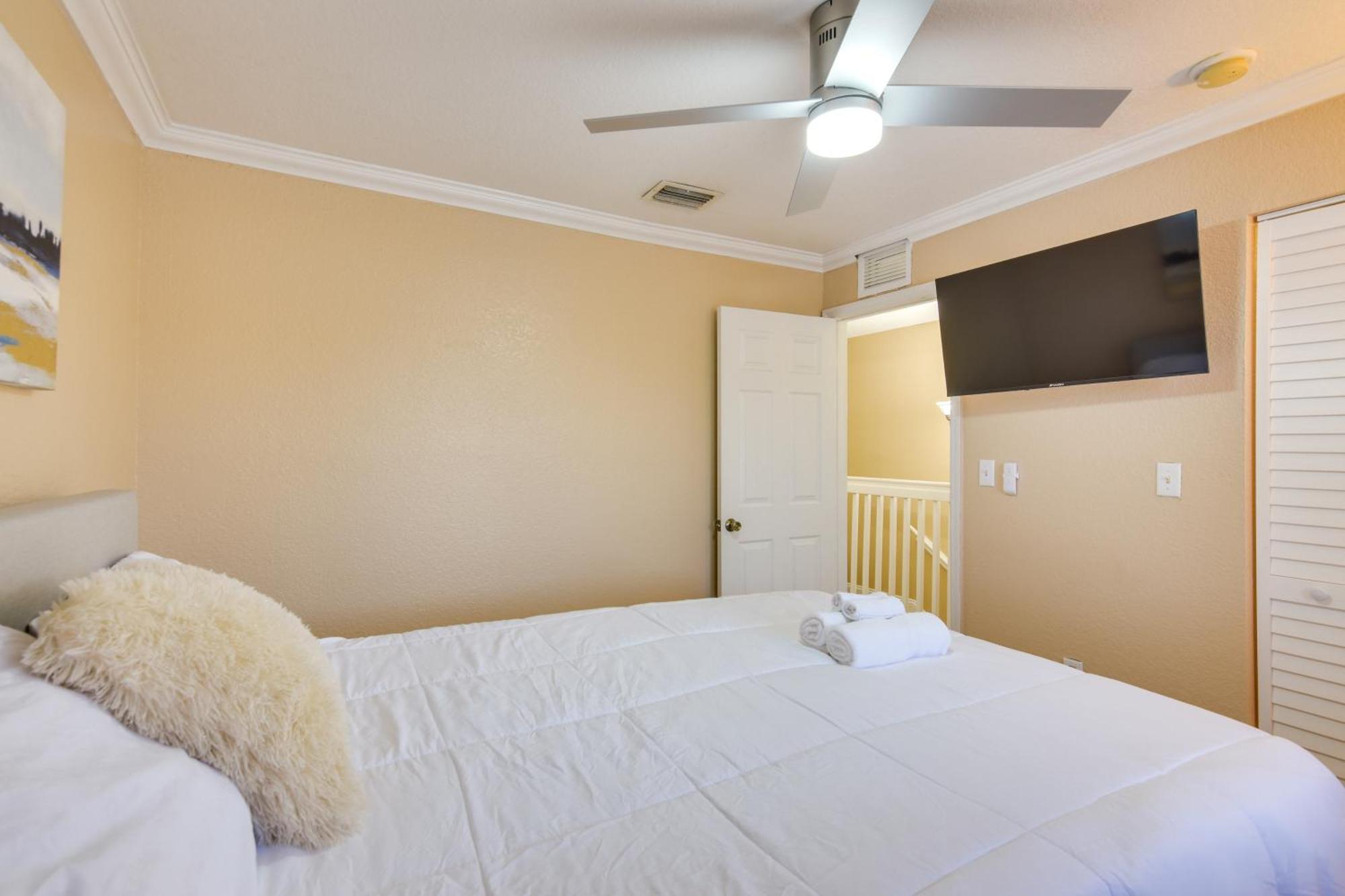Opa-Locka Townhome, 15 Mi To Miami Beach! Екстериор снимка