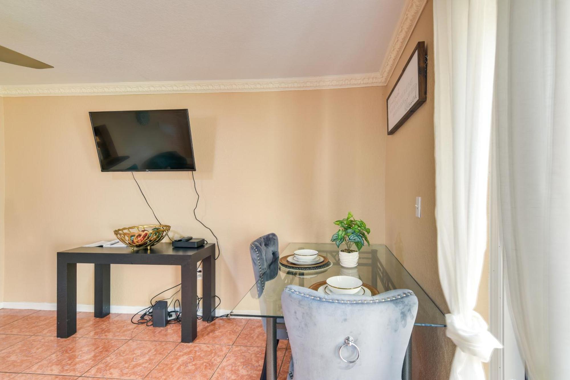 Opa-Locka Townhome, 15 Mi To Miami Beach! Екстериор снимка