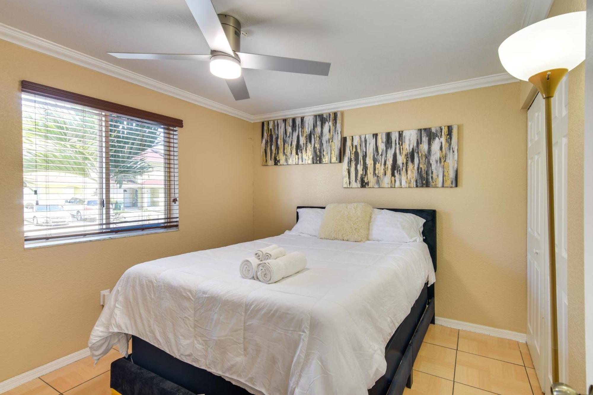 Opa-Locka Townhome, 15 Mi To Miami Beach! Екстериор снимка