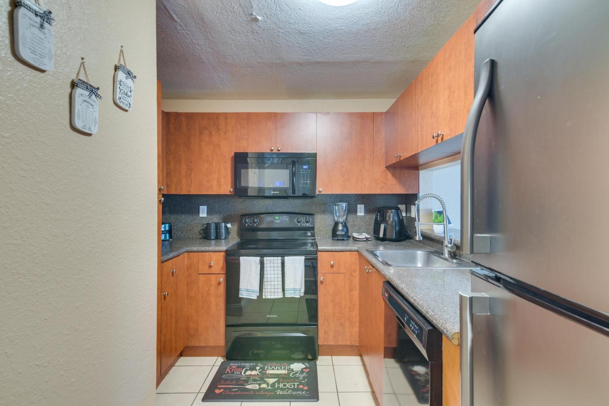 Opa-Locka Townhome, 15 Mi To Miami Beach! Екстериор снимка