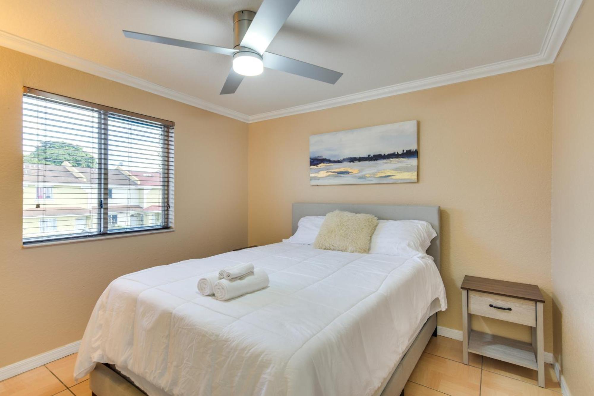Opa-Locka Townhome, 15 Mi To Miami Beach! Екстериор снимка