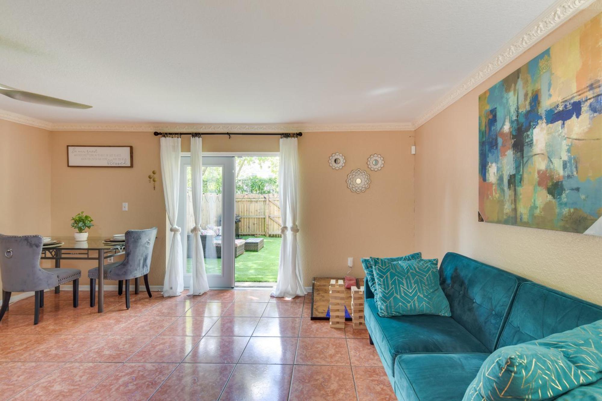 Opa-Locka Townhome, 15 Mi To Miami Beach! Екстериор снимка